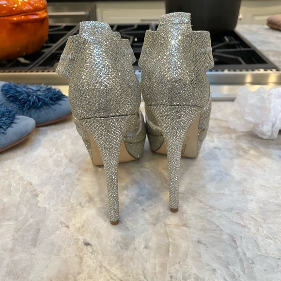 Micheal Kors glittery pumps 5inch heal, size 7.5 - Picture 5 of 5